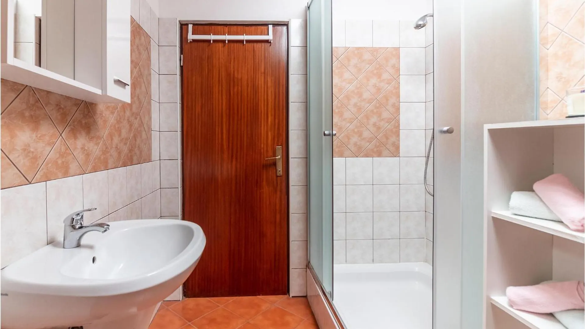 Awesome Apartment In Medulin With Kitchen Croácia