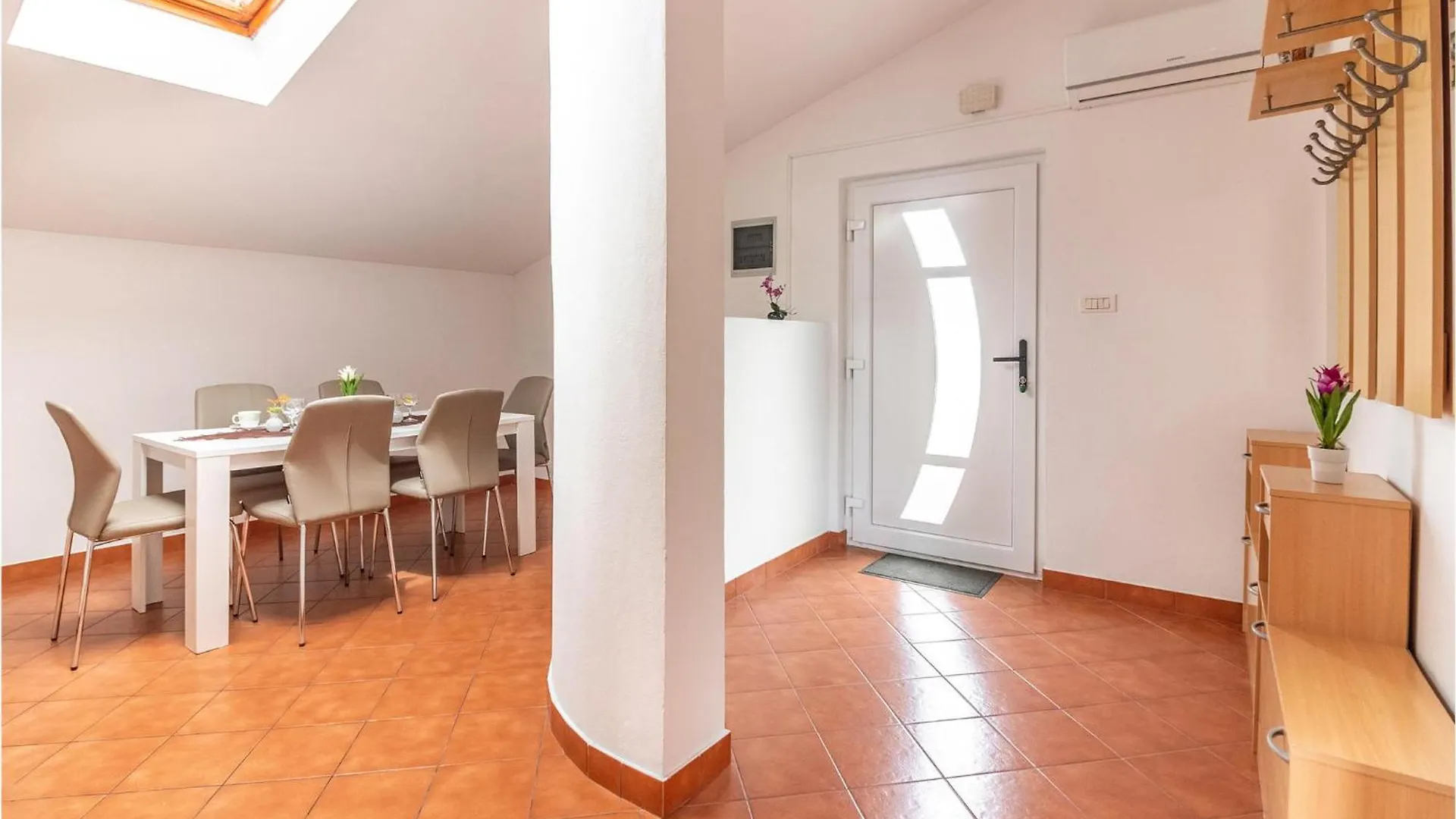 Awesome Apartment In Medulin With Kitchen