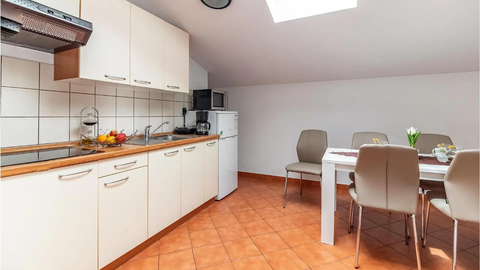 Awesome Apartment In Medulin With Kitchen