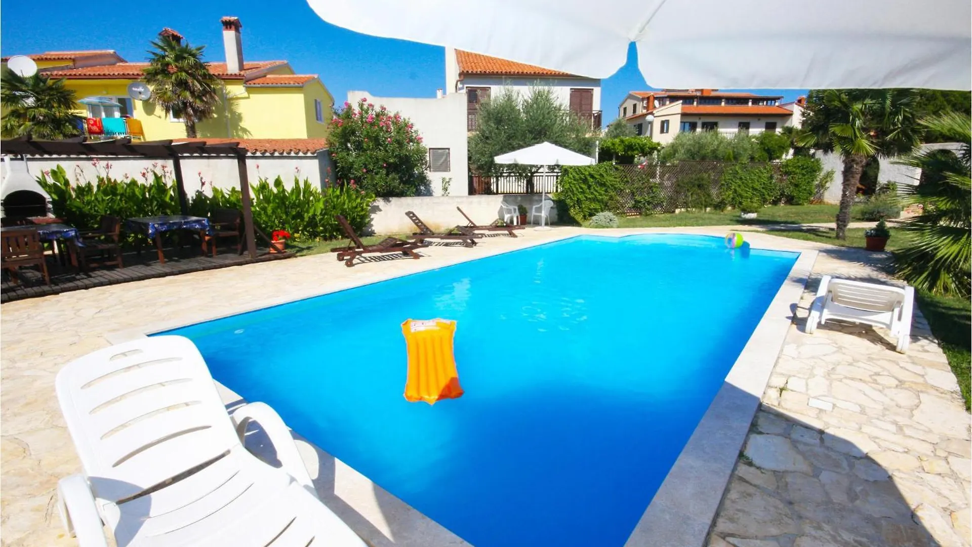 Awesome Apartment In Medulin With Kitchen 0*,  Croácia
